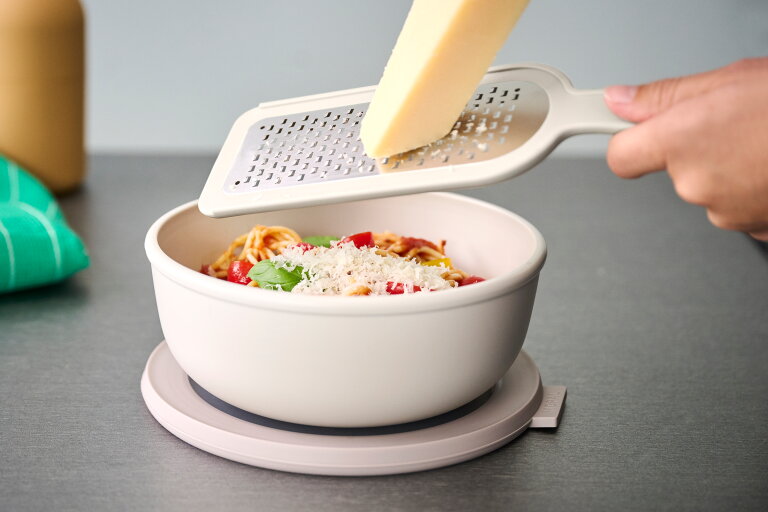 lifestyle_images-1023345_mood01_grater