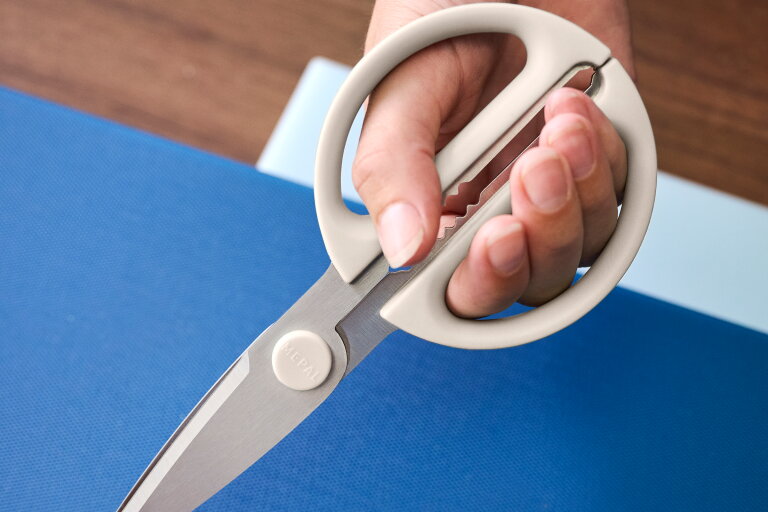 lifestyle_images-1023330_mood01_scissors