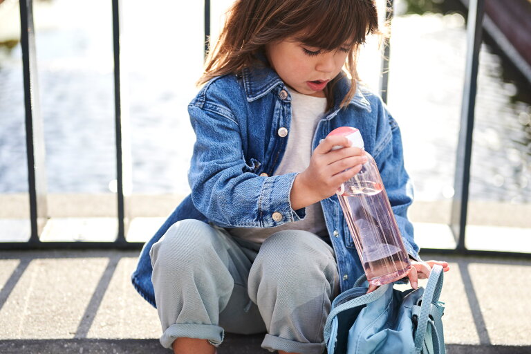 lifestyle_images-1074500_mood10_waterbottlepopup