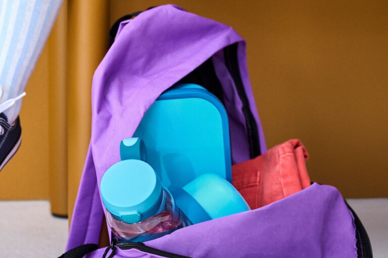 lifestyle_images-1074850_mood03_drinkingbottlewithflipcap