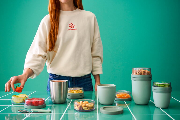 range_images-1076_range01_lunchpots