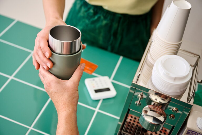 lifestyle_images-1041760_mood01_coffeetogomug