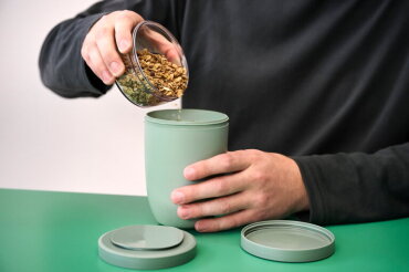 lifestyle_images#1076570_mood01_lunchpotxl