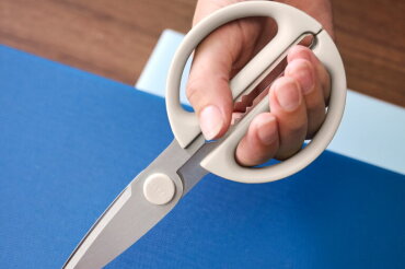 lifestyle_images#1023330_mood01_scissors