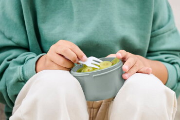 usp_images#10743_fruitbox_usp_withsnackfork